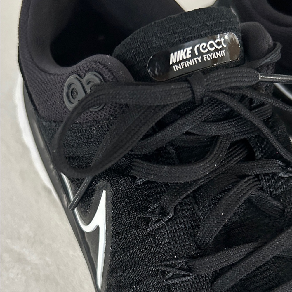 Nike React Women's Black and White Running Sneakers. Size 11. - Picture 3 of 10